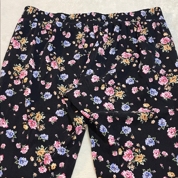 torrid Black Floral Pants with Pink, Blue & Yellow Blooms Capris - Picture 5 of 9